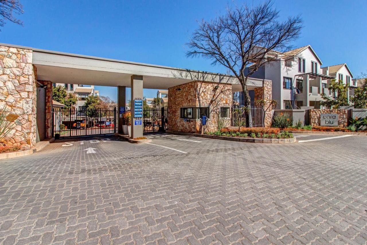 Upmarket Ultra Modern Sandton Apartment Johannesburgo Exterior foto